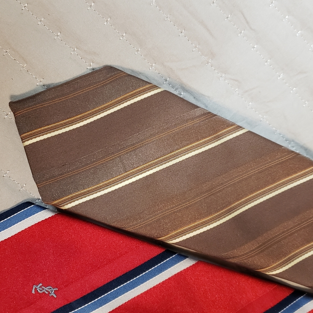 Three mens ties for one low price - Picture 2 of 7